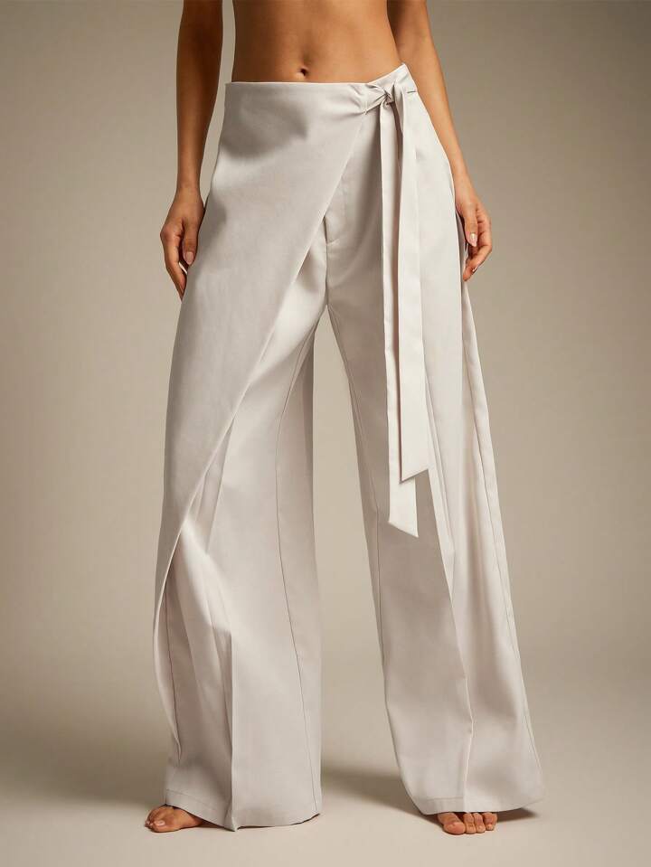 Vêtements Liora de la marque Serena Ken, image montrant une tenue élégante en tissu léger et coloré.