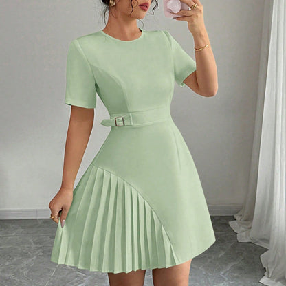 Serena Ken Amélia dress featuring a stylish, elegant design with a fitted bodice and flowing skirt, perfect for special occasions.